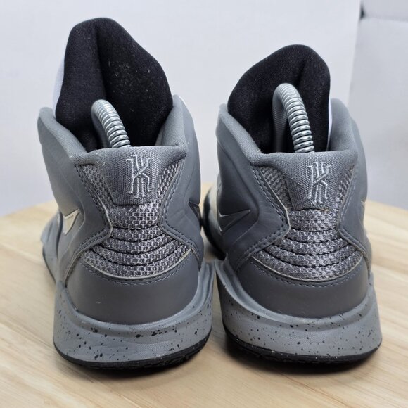Nike Boys Kyrie Infinity SE DD0335-108 Gray Basketball Shoes Sneakers Size 4.5Y - Picture 6 of 10